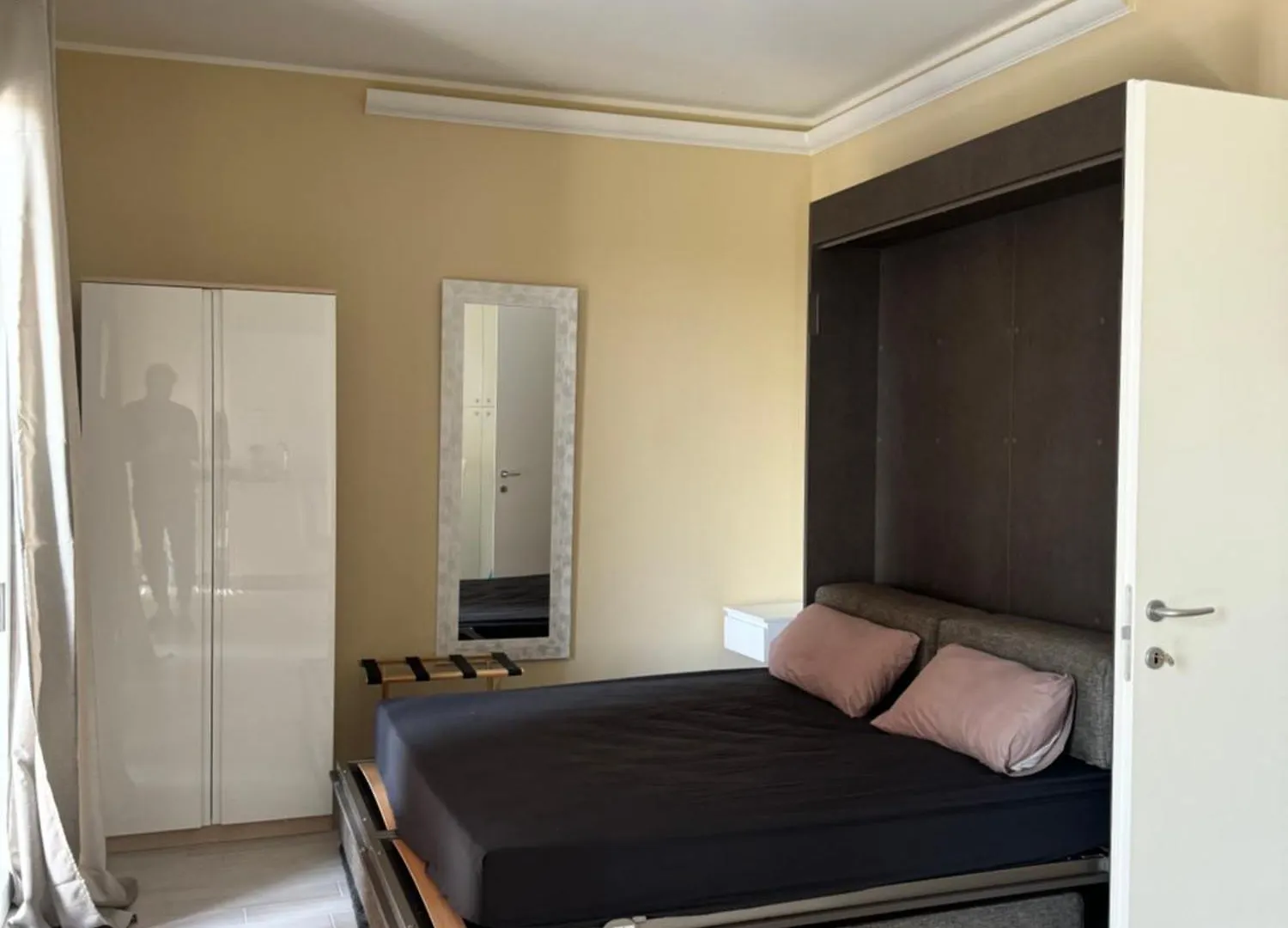 6 Milano Apartment Italy